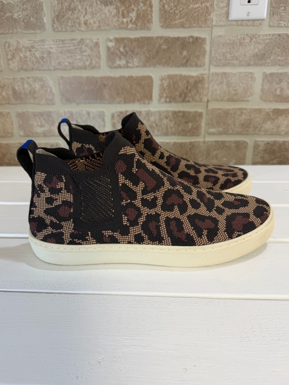 Rothy’s Leopard Print Slip-On Chelsea Sneakers Women’s Size 8.5 Knit Comfort
